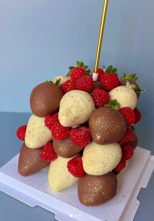 Chocolate Strawberry Sculpture – Raspberry &amp; Gold